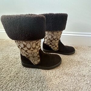 COACH KALLY SIGNATURE KHAKI CHESTNUT BOOTS MISMATCHED PAIR 7B and 8B